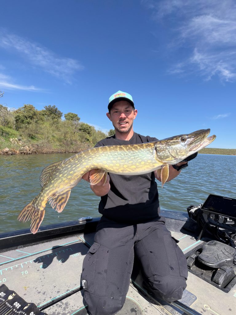 Big Pike Orellana Extremadura