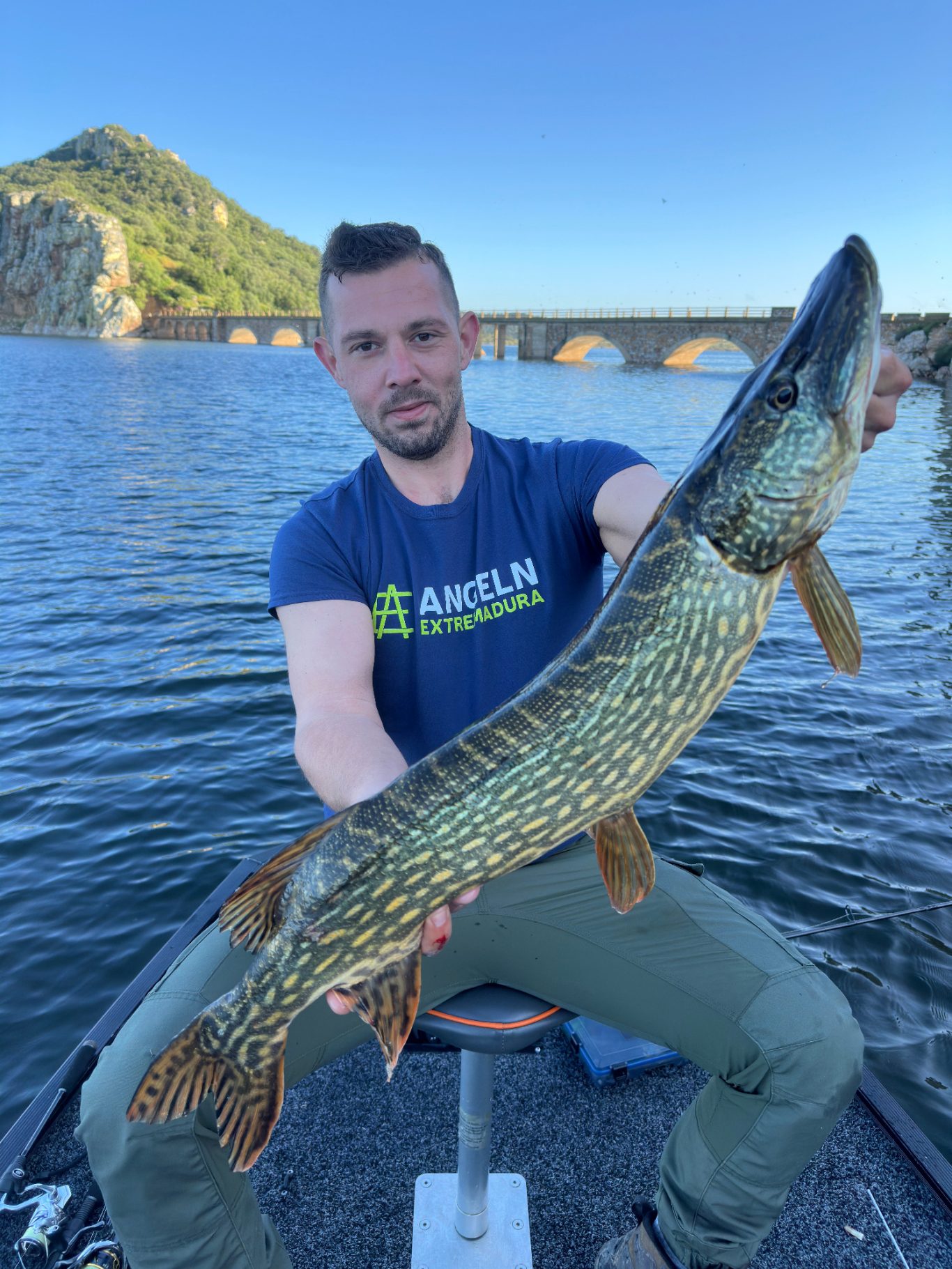 Hecht angeln Orellana Stausee